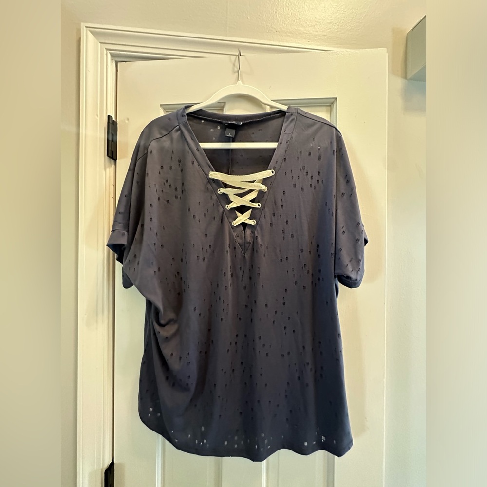 Daytrip women’s top, purple size large.